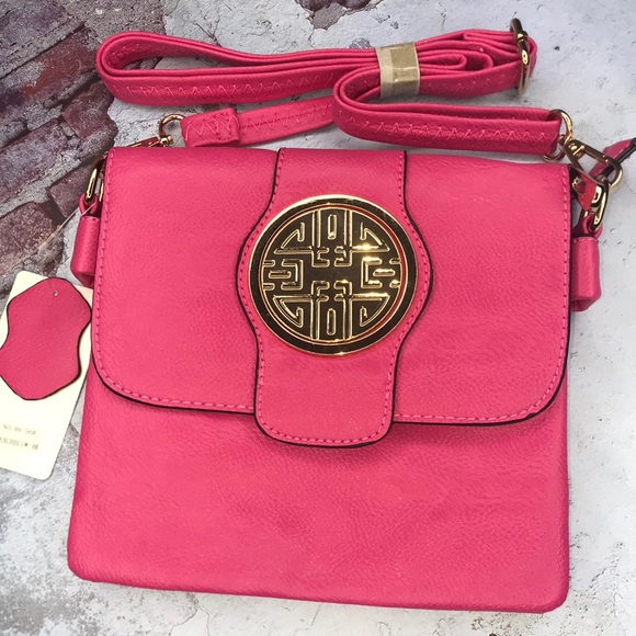 🆕Pink Fuchsia Color Crossbody or Shoulder Purse Flap magnetic closure. - Picture 3 of 12